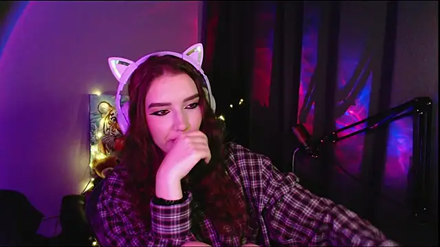 Celia Sensual  online show from May 28, 2026, 7:11 pm