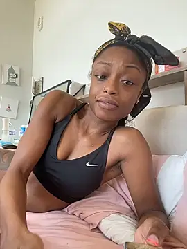 Princessssbby online show from May 10, 2026, 2:33 pm