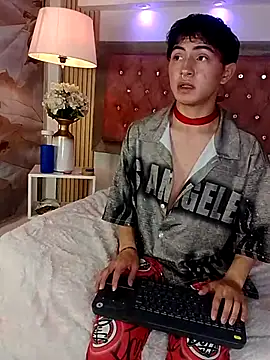 Cristopher Wild online show from April 7, 2026, 8:59 am