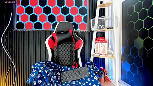 Cristopher Wild online show from April 30, 2026, 8:15 pm