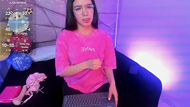 Amara Velle online show from June 16, 2026, 1:03 pm