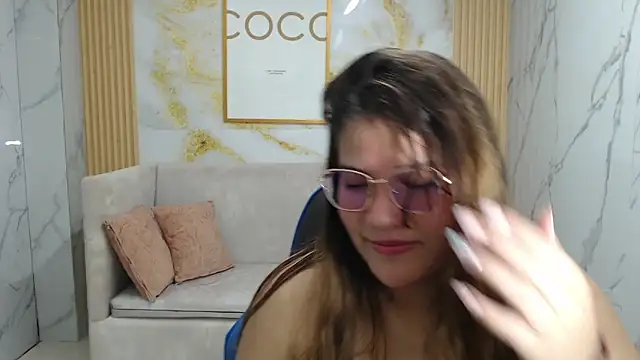 lucero s1 online show from March 24, 2026, 8:47 pm