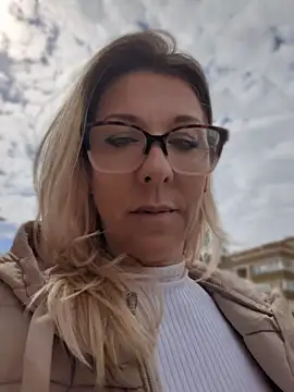 ManuelaX online show from March 7, 2026, 12:24 pm