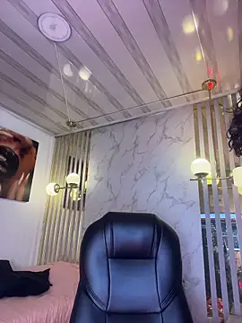 Catalinaa01 online show from April 23, 2026, 3:41 am