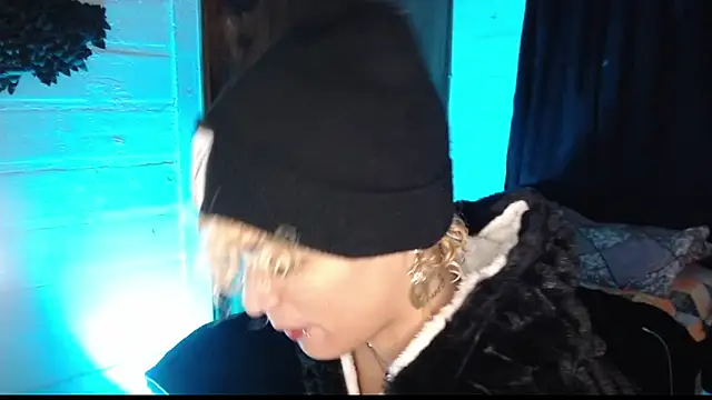 Lucke Ccollins online show from April 9, 2026, 9:04 am