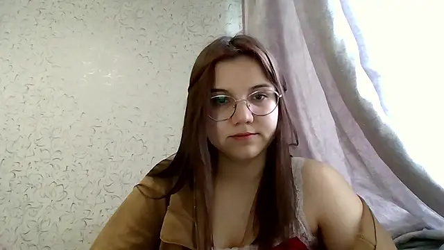 Aurora Breeze online show from May 12, 2026, 12:02 pm