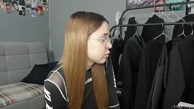 VanessaRosewood online show from March 29, 2026, 3:01 pm