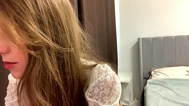 Kissme Kira online show from April 23, 2026, 9:19 am