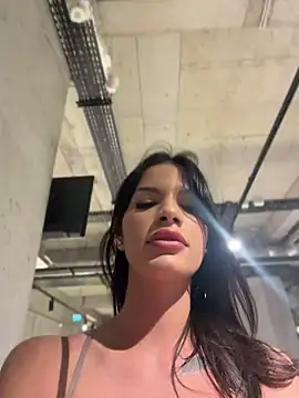 RaniaSnow online show from April 21, 2026, 5:28 pm