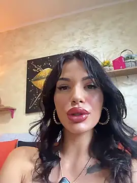 RaniaSnow online show from May 26, 2026, 3:35 am