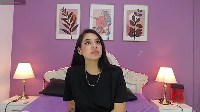 YayaQueen online show from June 3, 2026, 12:08 pm