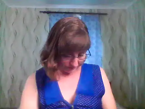 Alisaprice077 online show from May 9, 2026, 12:43 pm