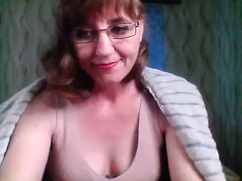 Alisaprice077 online show from May 29, 2026, 12:25 pm