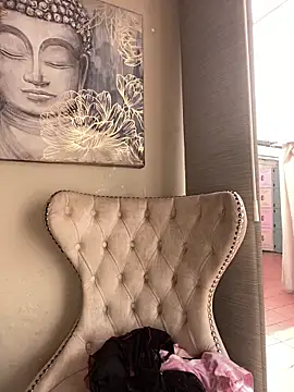 Cloe pink1 online show from April 14, 2026, 1:50 pm