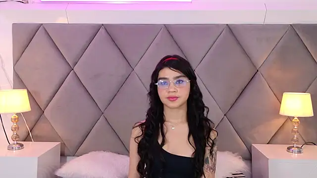 OliviaDiaz online show from March 27, 2026, 8:52 pm