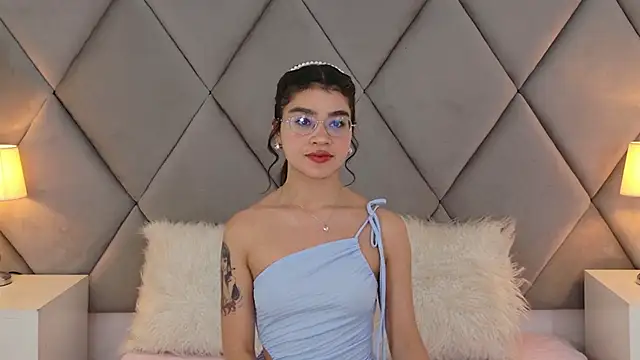 OliviaDiaz online show from May 15, 2026, 8:16 pm