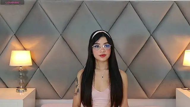 OliviaDiaz online show from July 4, 2026, 8:04 pm