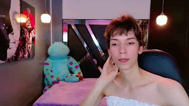 Stefany PiInk online show from June 6, 2026, 12:10 pm