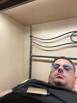 tonyboys19418 online show from April 8, 2026, 9:59 pm