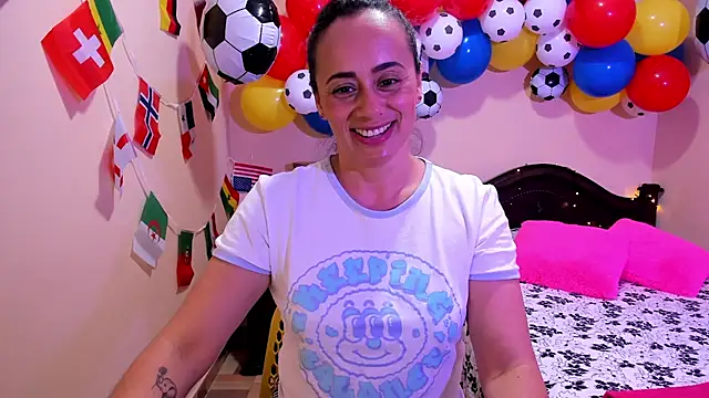 sara florez12 online show from June 11, 2026, 11:36 pm