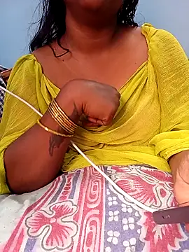 Snapshot of jothika45 chatting on April 3, 2026, 6:44 am jothika45 online show from April 3, 2026, 6:44 am