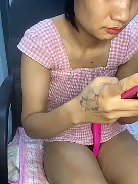 -Lilyn- online show from April 14, 2026, 6:08 am