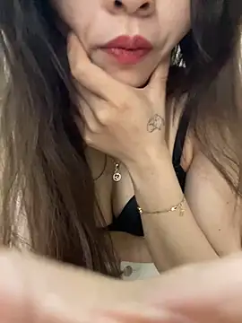 Lyn baby online show from April 11, 2026, 2:05 am