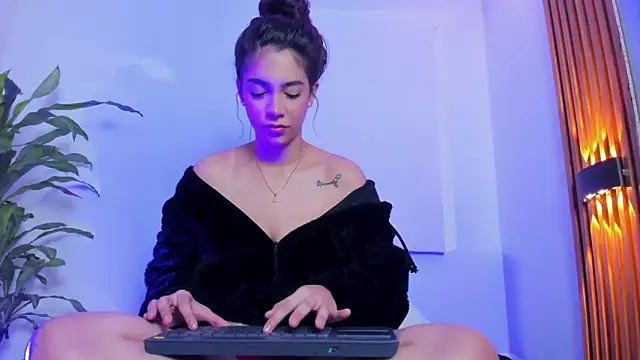 BellaRomano online show from April 1, 2026, 11:11 am