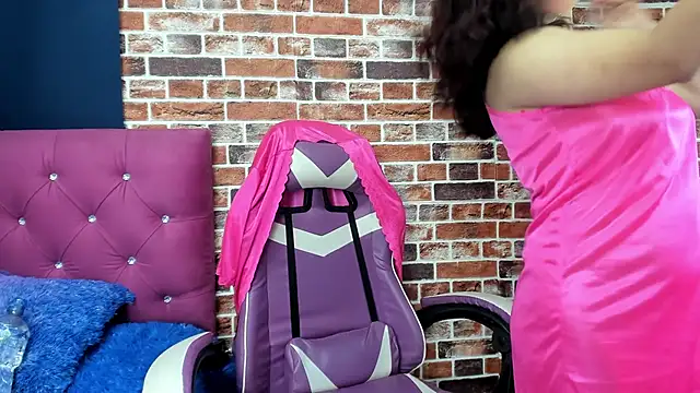 Sary LittleSmiles online show from April 1, 2026, 11:22 am