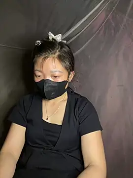 Bling-pusy online show from April 14, 2026, 12:55 pm