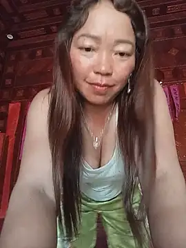 Yellow-pink online show from May 27, 2026, 11:46 pm