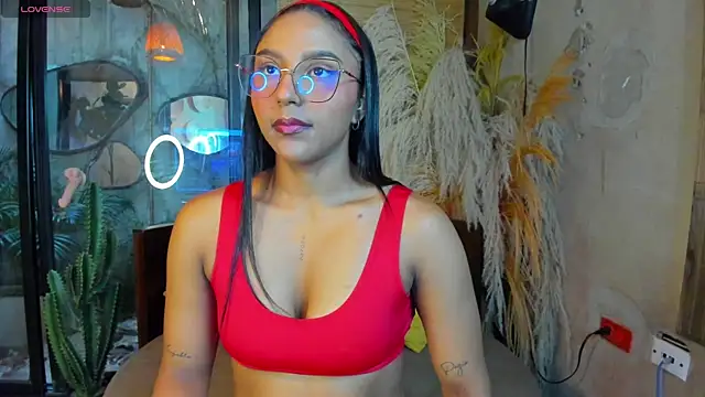 Victoria Gonzalez online show from April 10, 2026, 11:37 am