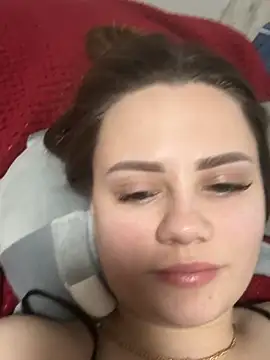 EliasynWoiues online show from March 19, 2026, 8:13 pm