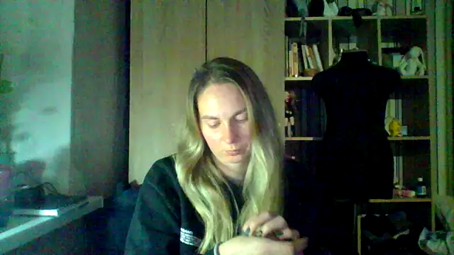 Mollie365 online show from March 18, 2026, 5:05 pm