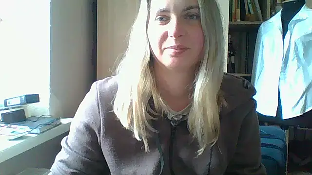 Mollie365 online show from April 11, 2026, 10:30 am