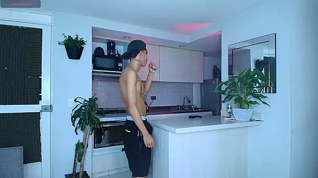 Wild lovers  online show from April 24, 2026, 7:27 pm