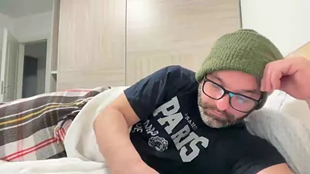 Snapshot of faantaasy chatting on April 3, 2026, 9:35 pm faantaasy online show from April 3, 2026, 9:35 pm