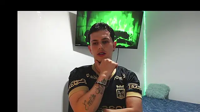 JUAN CAMILOXXX online show from March 14, 2026, 3:56 am