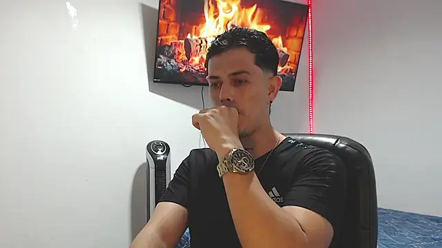 JUAN CAMILOXXX online show from April 2, 2026, 4:32 am