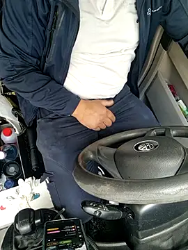 Snapshot of Activ1top chatting on May 12, 2026, 10:01 am Activ1top online show from May 12, 2026, 10:01 am