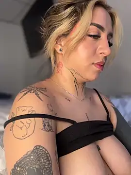 CarolQueen1  online show from April 18, 2026, 7:07 pm