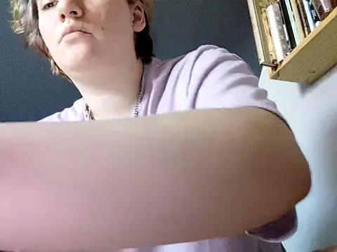 thatcutesubgirlwlw online show from April 6, 2026, 4:30 pm