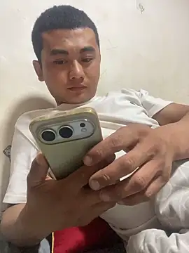 xiaocui06 online show from April 4, 2026, 12:24 pm