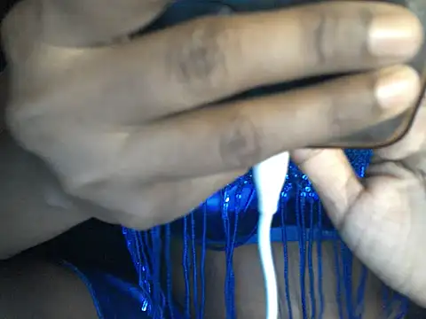Couplehot00 online show from April 15, 2026, 7:10 pm