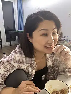 xiaoyi-10 online show from April 13, 2026, 11:48 am