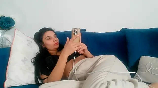 Miss juicy babes69 online show from March 23, 2026, 10:03 pm