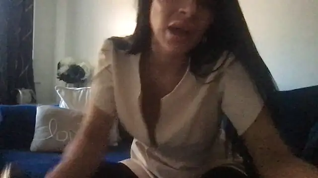 Miss juicy babes69 online show from March 27, 2026, 4:29 pm