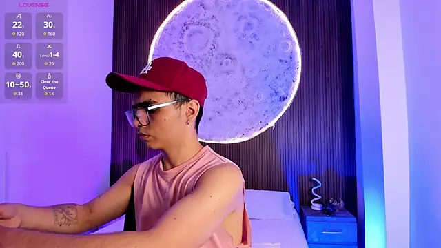 NicoKinggs  online show from June 26, 2026, 12:42 pm