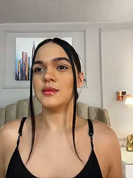 Snapshot of Bella-Ferrer chatting on May 20, 2026, 6:14 pm Bella-Ferrer online show from May 20, 2026, 6:14 pm