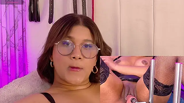 LorenaDuval online show from June 11, 2026, 12:32 am